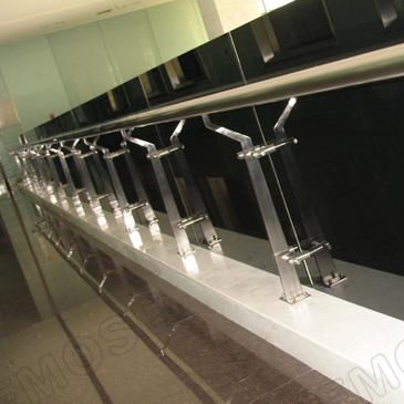 廣州制藥廠有色玻璃不銹鋼欄桿工程