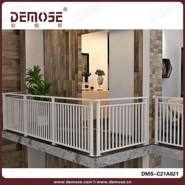 2 烤漆不銹鋼陽(yáng)臺(tái)護(hù)欄