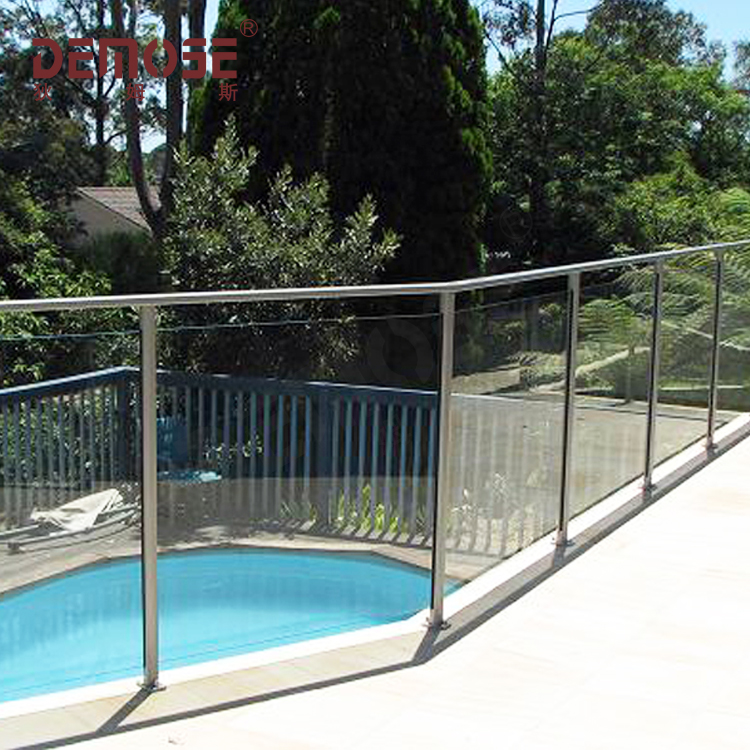 帶鋁合金扶手泳池護(hù)欄 帶鋁合金扶手泳池護(hù)欄