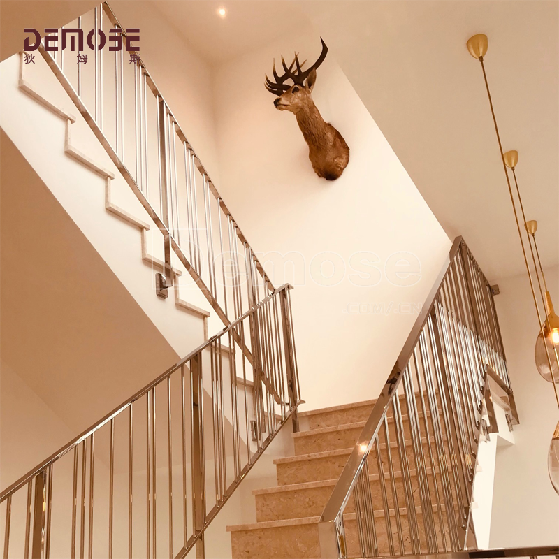 德國(guó)別墅室內(nèi)焊接欄桿工程