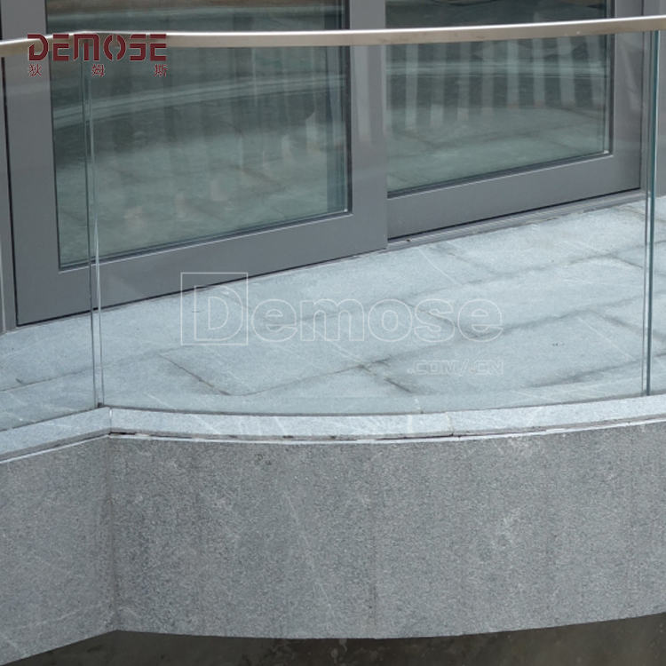 中國戶外玻璃欄桿工程