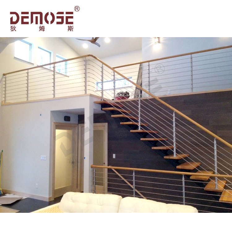 美國復(fù)式小戶型實木扶手樓梯工程