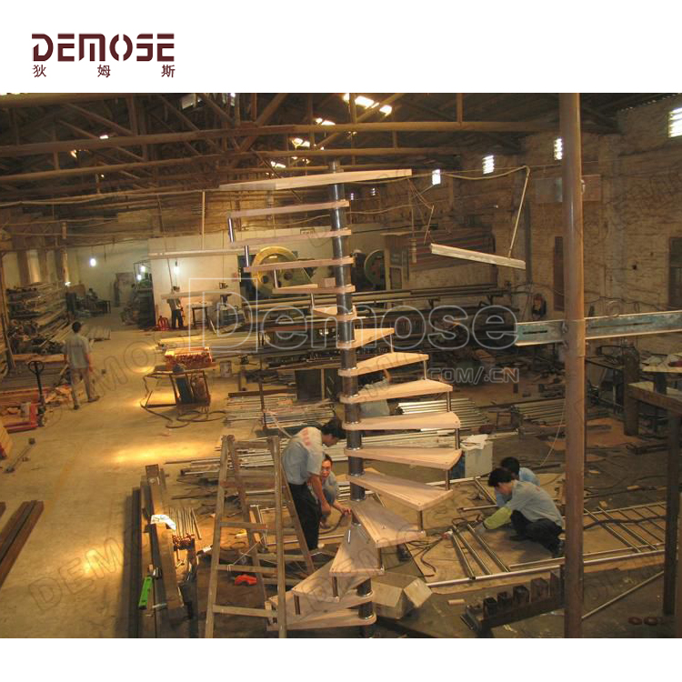 美國STEVE鋼木旋轉(zhuǎn)梯