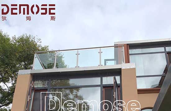 陽(yáng)臺(tái)玻璃欄桿 陽(yáng)臺(tái)玻璃欄桿