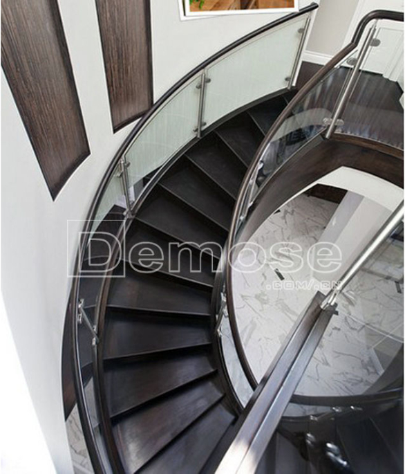 旋轉(zhuǎn)樓梯扶手設(shè)計理念與裝修風(fēng)格推薦