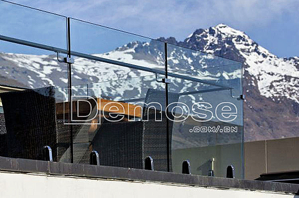 陽臺玻璃護(hù)欄的設(shè)計(jì)風(fēng)格：現(xiàn)代、簡約、歐式比較