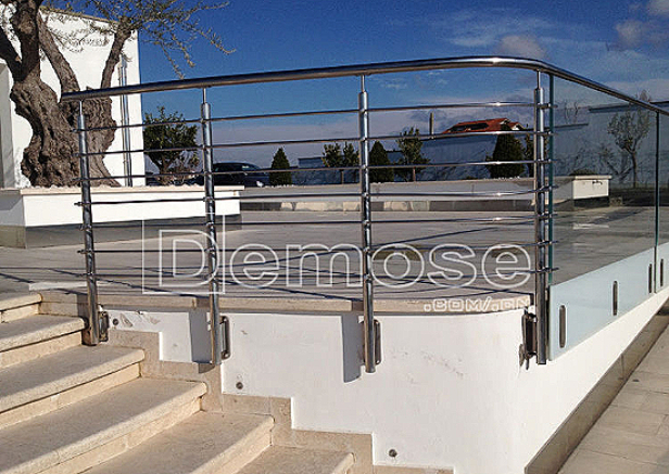 不銹鋼欄桿的材質(zhì)選擇：304、316鋼種解析