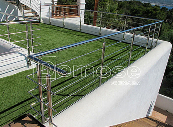 不銹鋼欄桿在戶外使用時(shí)需要注意哪些問題？