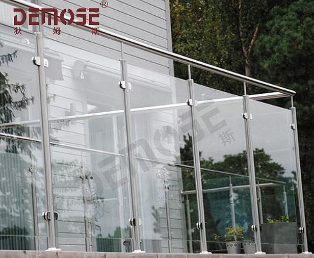 陽臺護欄哪種材料好用？