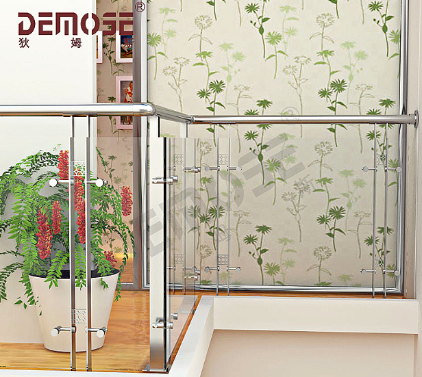 領(lǐng)略現(xiàn)代風(fēng)格陽臺(tái)玻璃欄桿的精致之美