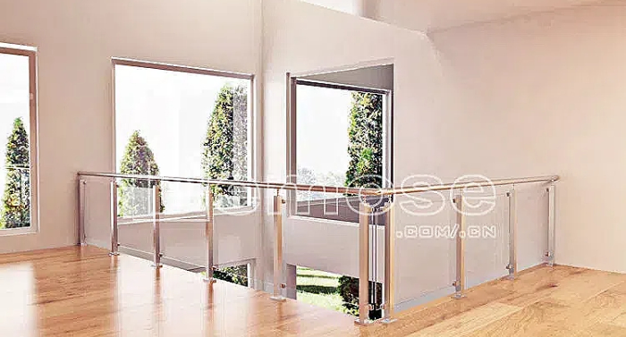 玻璃欄桿：現(xiàn)代建筑中的璀璨風(fēng)景線(xiàn)