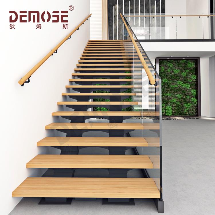 直樓梯:永恒優(yōu)雅與功能性的完美融合 ——狄姆斯的匠心詮釋