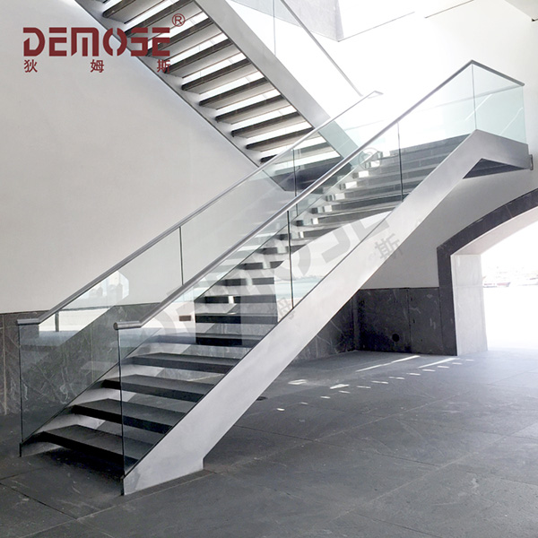 樓梯扶手高度規(guī)范要求？樓梯扶手高度標(biāo)準(zhǔn)尺寸