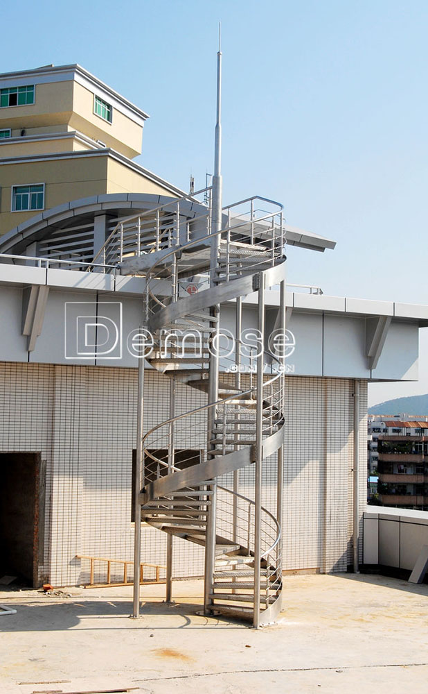 螺旋樓梯設(shè)計指南：尺寸計算與安全美學(xué)平衡