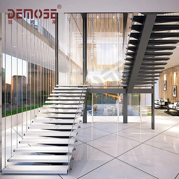 U型復(fù)式樓梯定制：在小空間里優(yōu)雅攀登，安全與美學(xué)的完美平衡